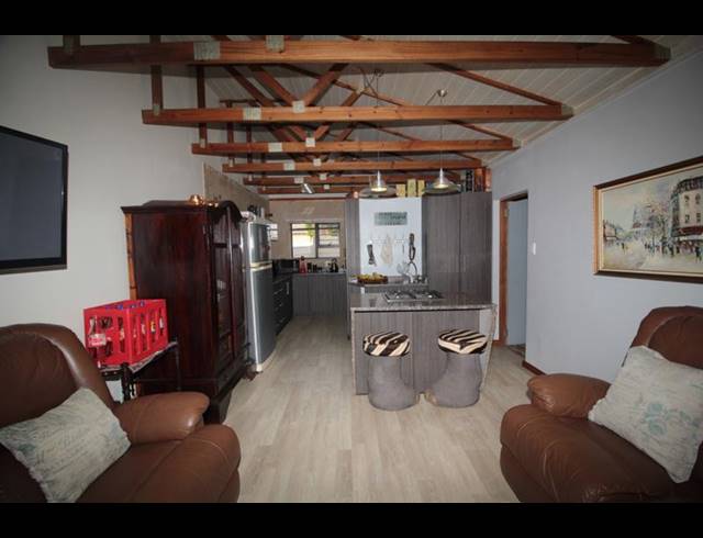 5 BEDROOM HOUSE FOR SALE IN FRAAIUITSIG